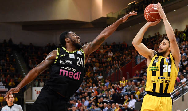 他灵活的走 他灵活的走