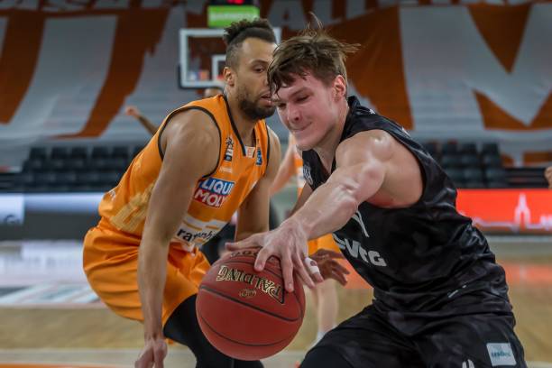 我们再次得 我们再次得