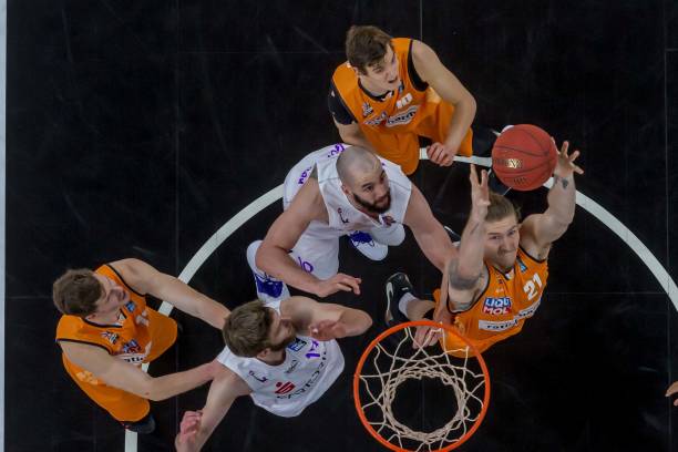 他的强劲表 他的强劲表